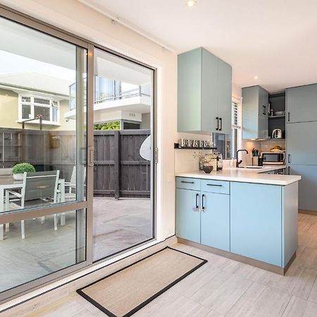 Appartamento Riverside 1-Bed Apt - In The Heart Of The City Christchurch Esterno foto