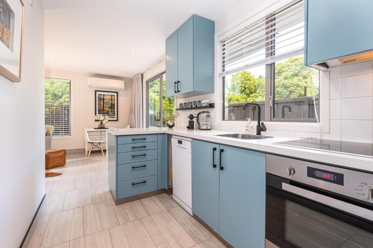 Appartamento Riverside 1-Bed Apt - In The Heart Of The City Christchurch Esterno foto