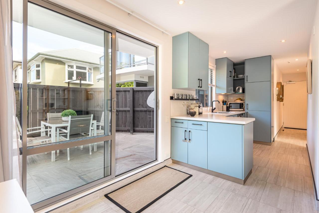 Appartamento Riverside 1-Bed Apt - In The Heart Of The City Christchurch Esterno foto