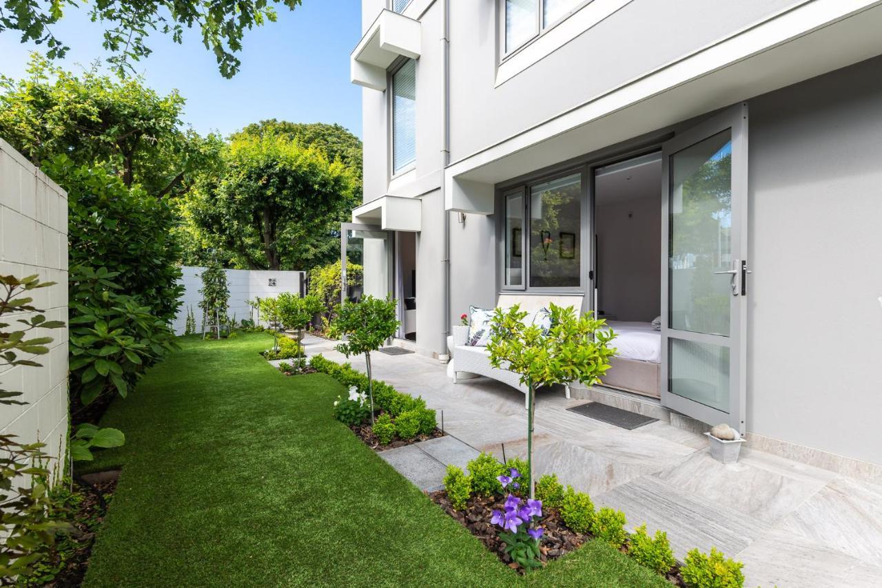 Appartamento Riverside 1-Bed Apt - In The Heart Of The City Christchurch Esterno foto
